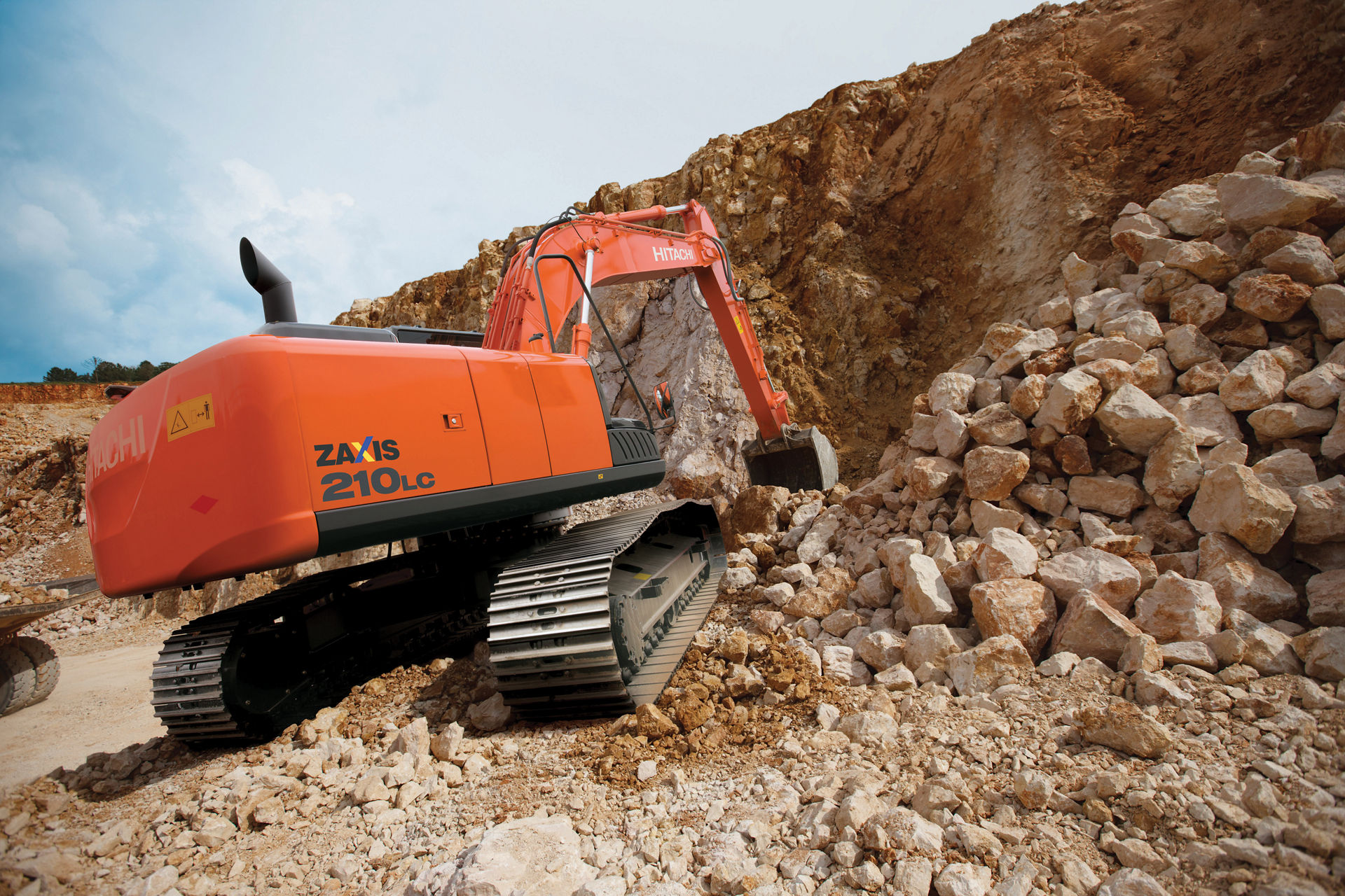 ZX210LC-5B, LA Medium Excavators - Hitachi Construction Machinery